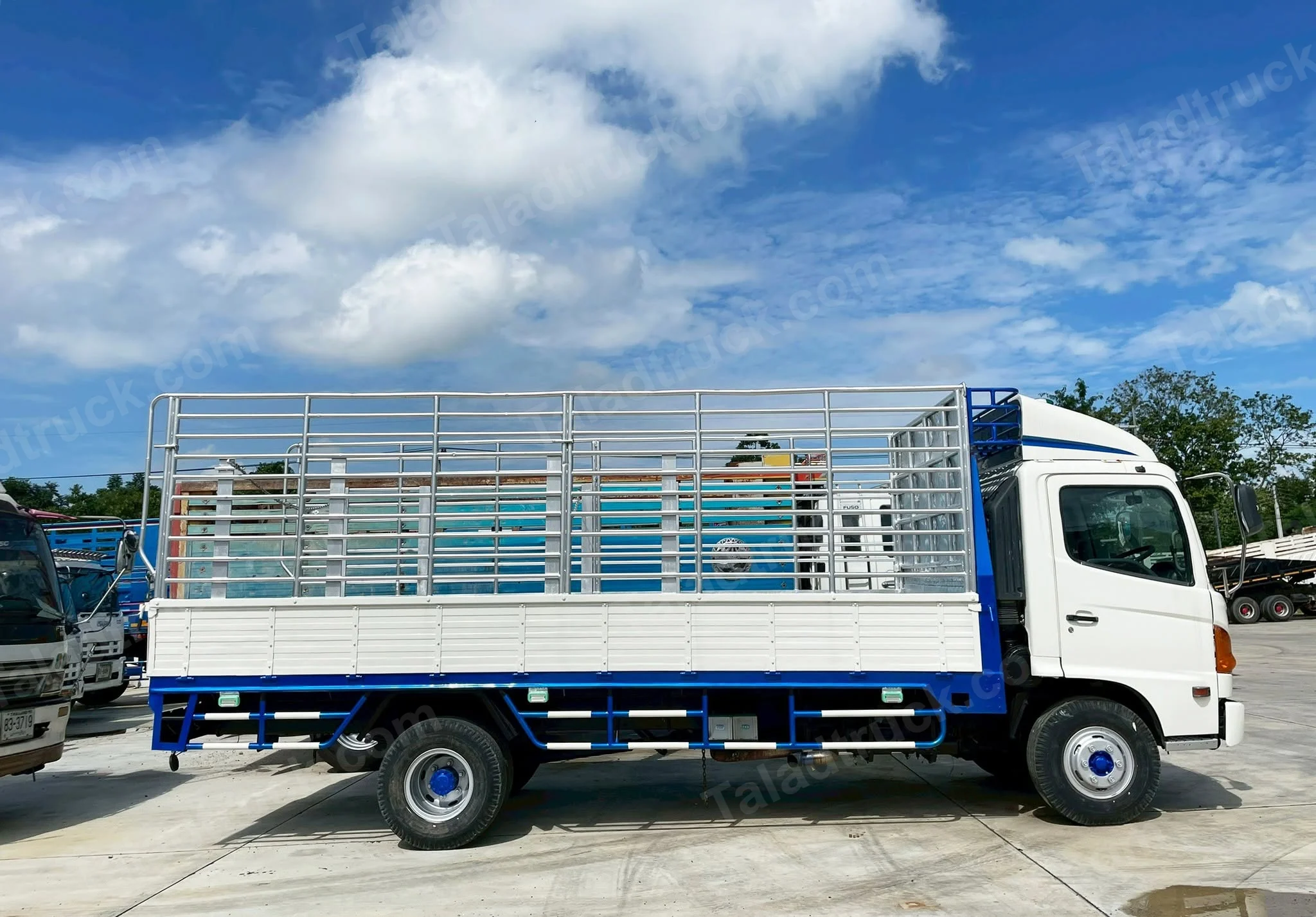 hino-fc4j-0976f203 image 4