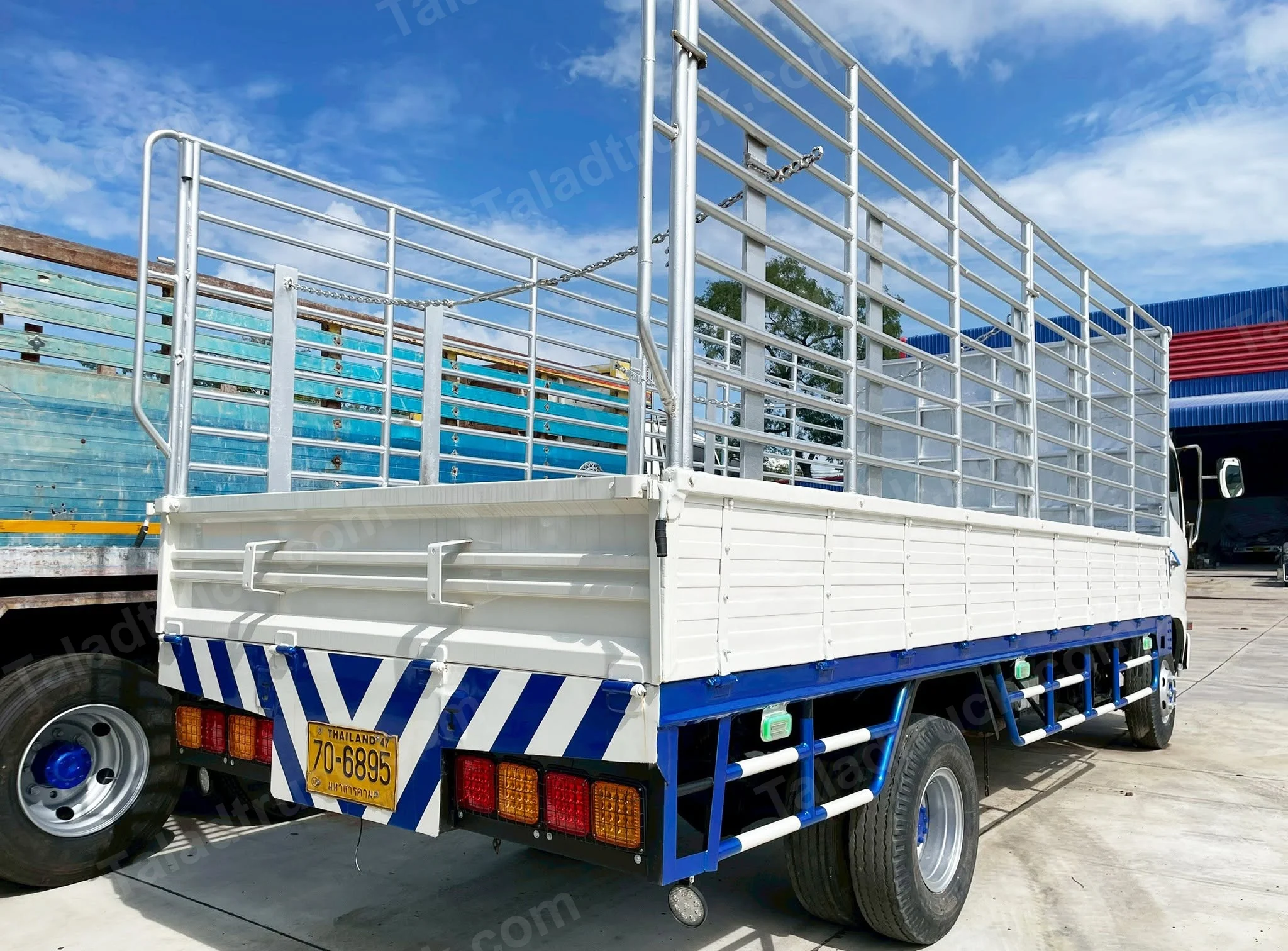 hino-fc4j-8a6405f4 image 3
