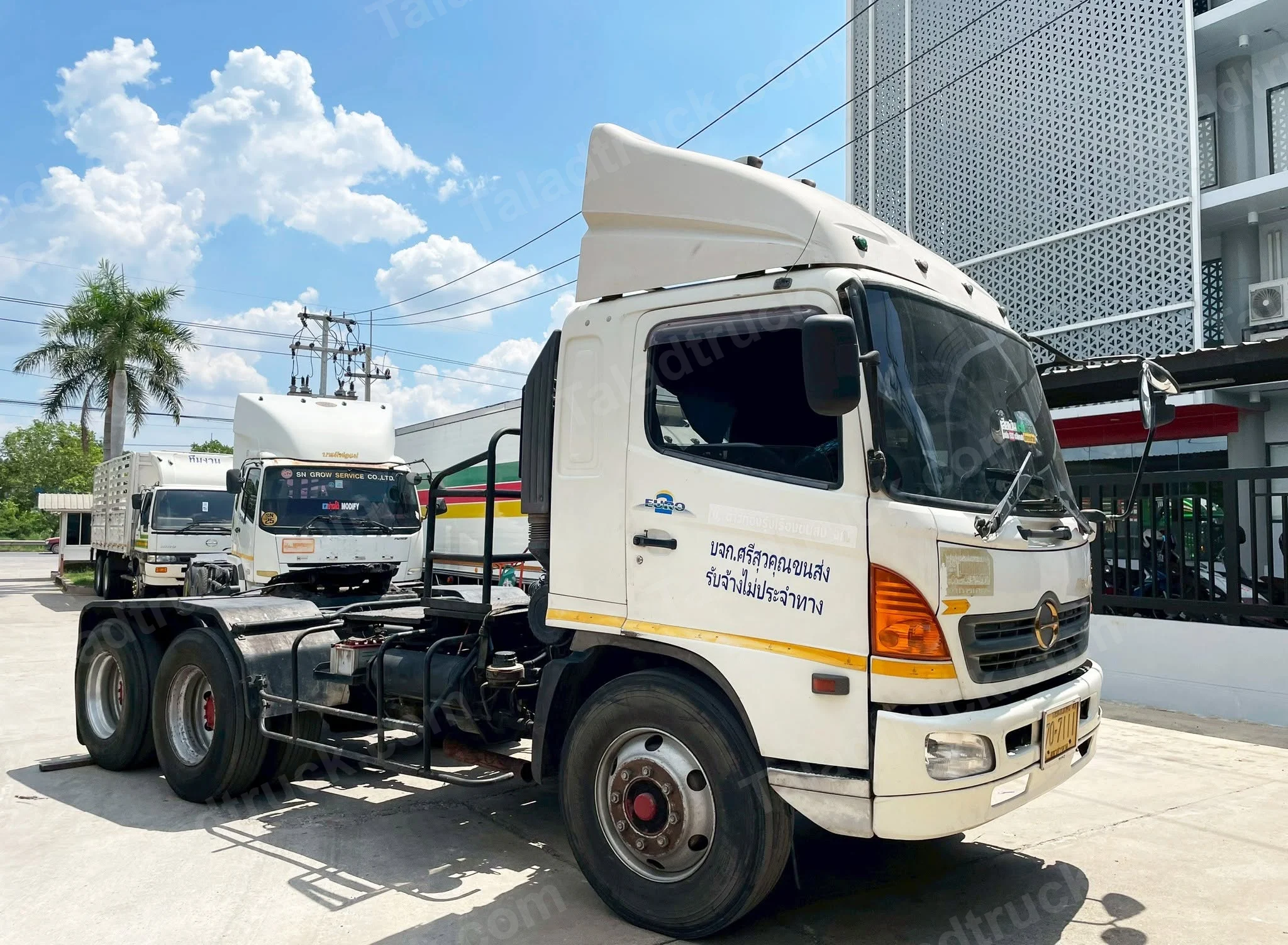 hino-fm1j-c15ee648 image 3