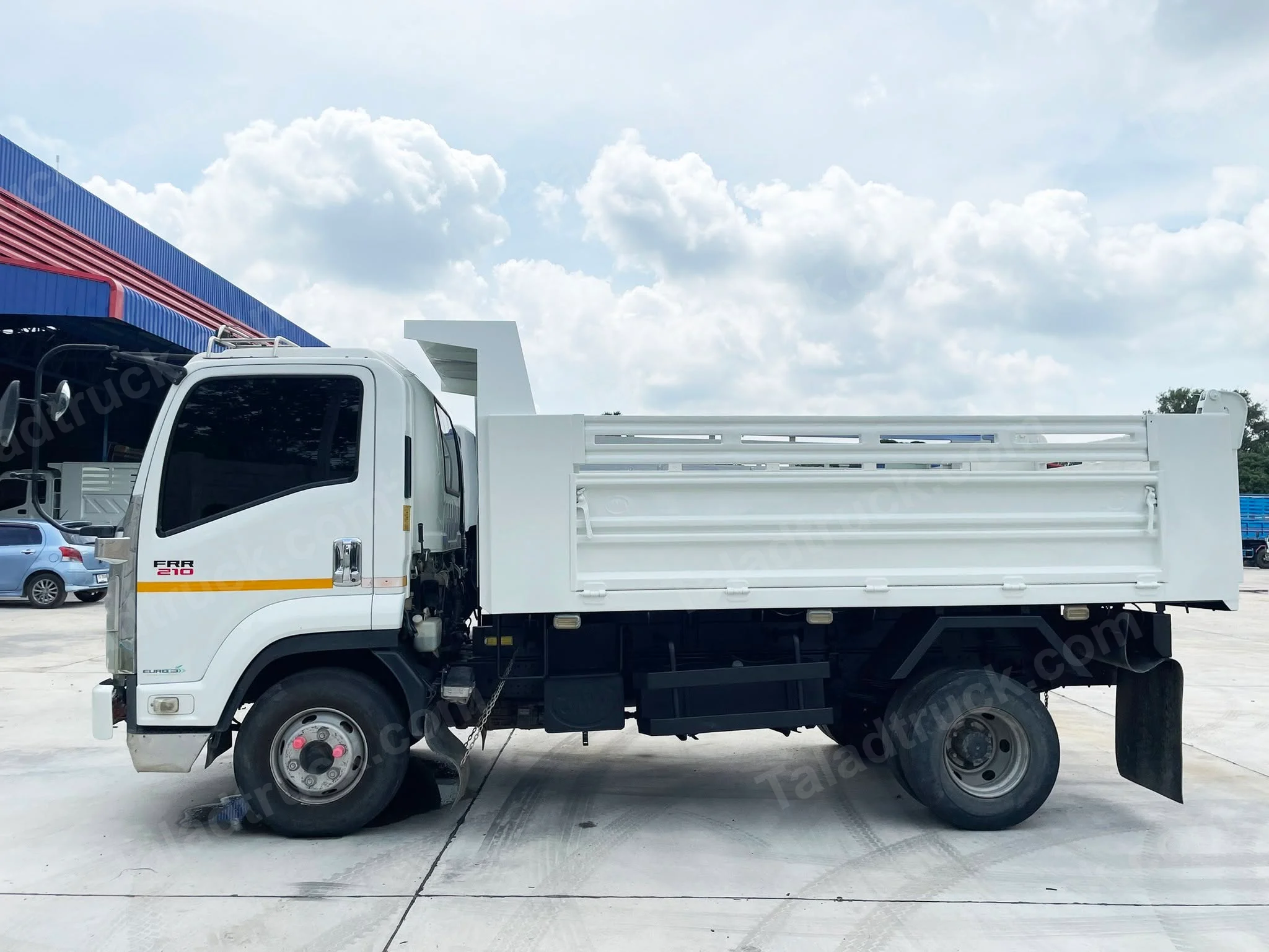 isuzu-frr90-1ff8e8c7 image 4
